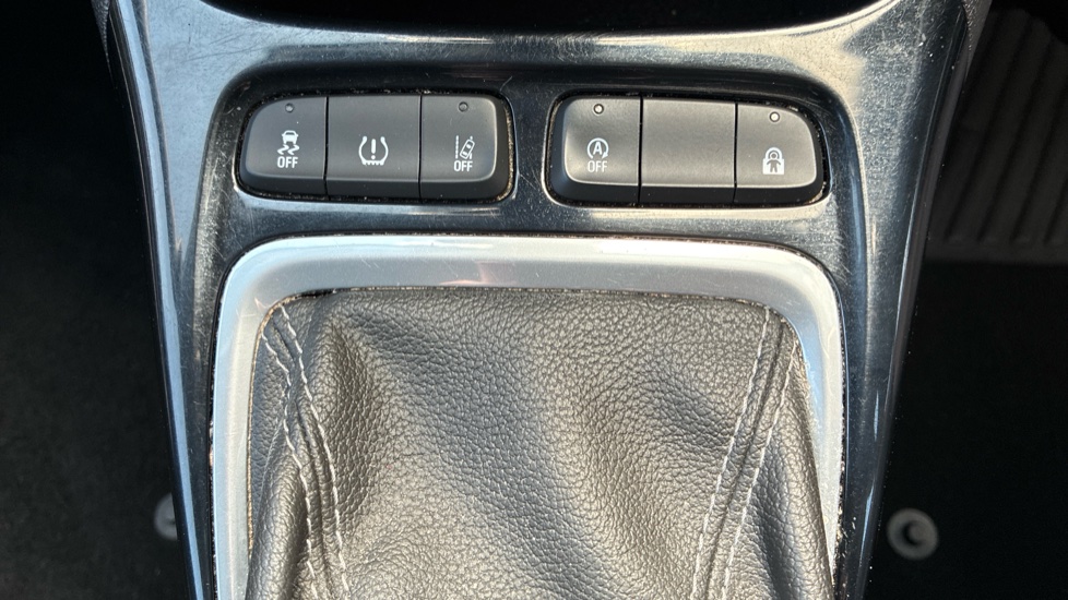 Vauxhall Crossland X 1.2T [110] Griffin 5dr [6 Spd] [Start Stop] Petrol Hatchback - Image 29