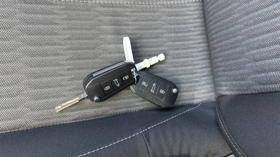 Vauxhall Corsa 1.2 Design 5dr Petrol Hatchback - Image 22