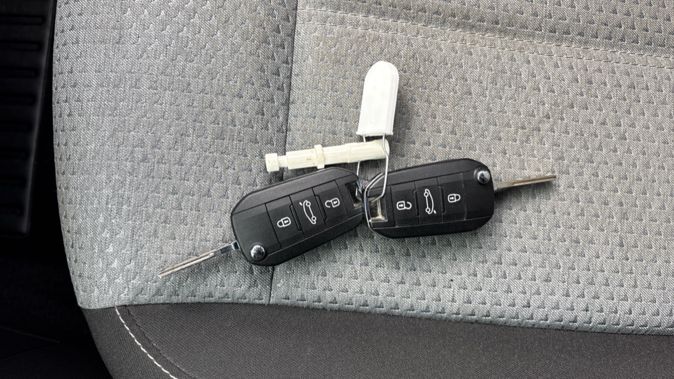 Vauxhall Corsa 1.2 Design 5dr Petrol Hatchback - Image 20