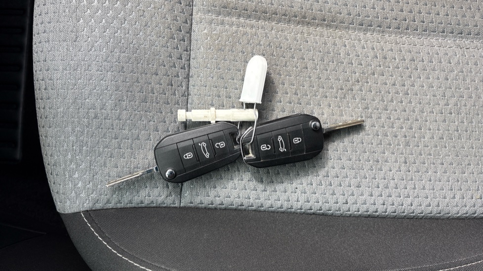 Vauxhall Corsa 1.2 Design 5dr Petrol Hatchback - Image 22