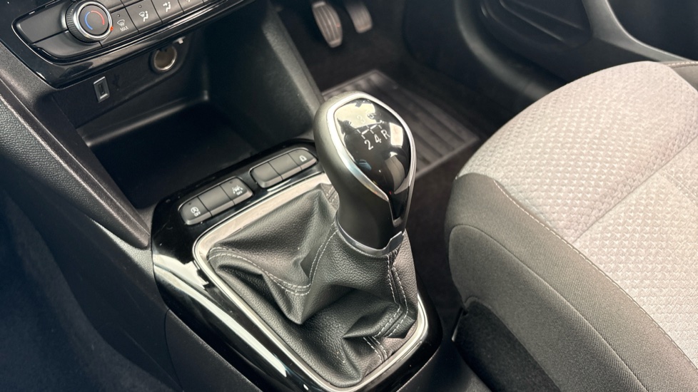 Vauxhall Corsa 1.2 Design 5dr Petrol Hatchback - Image 23