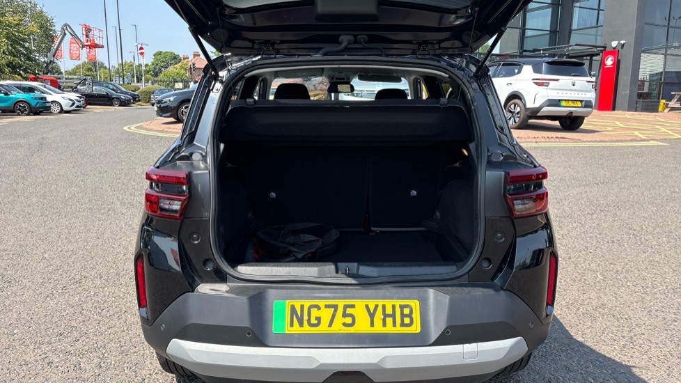 Vauxhall Frontera 83kW GS 54kWh Extended Range 5dr Auto Electric Estate - Image 4
