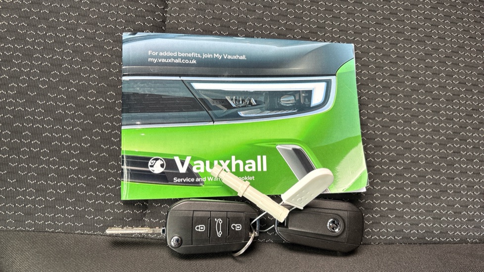Vauxhall Crossland 1.2 Turbo Design 5dr Petrol Hatchback - Image 21