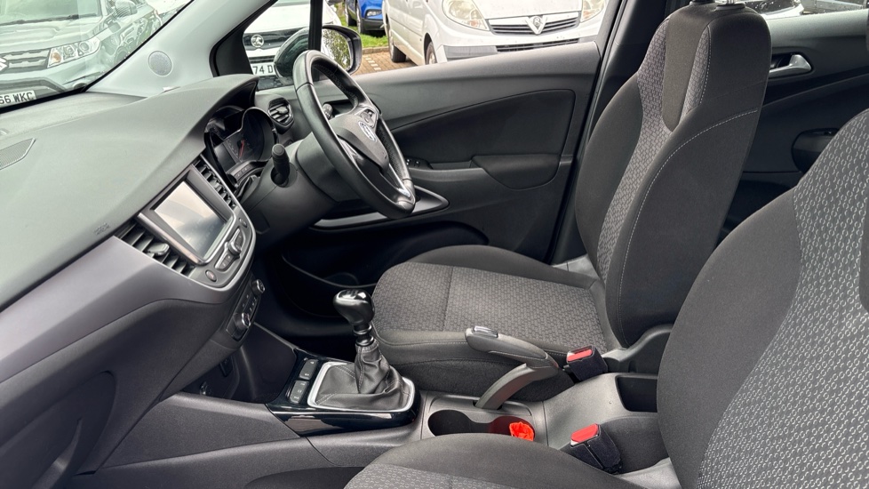 Vauxhall Crossland 1.2 Turbo Design 5dr Petrol Hatchback - Image 29