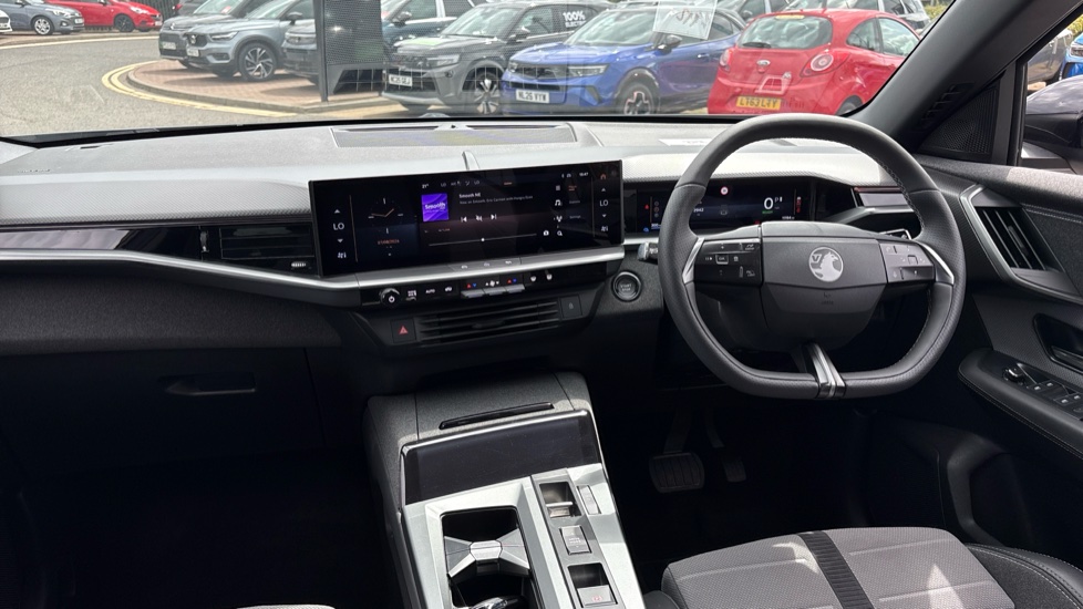 Vauxhall Grandland 157kW GS 73kWh 5dr Auto Electric Hatchback - Image 10