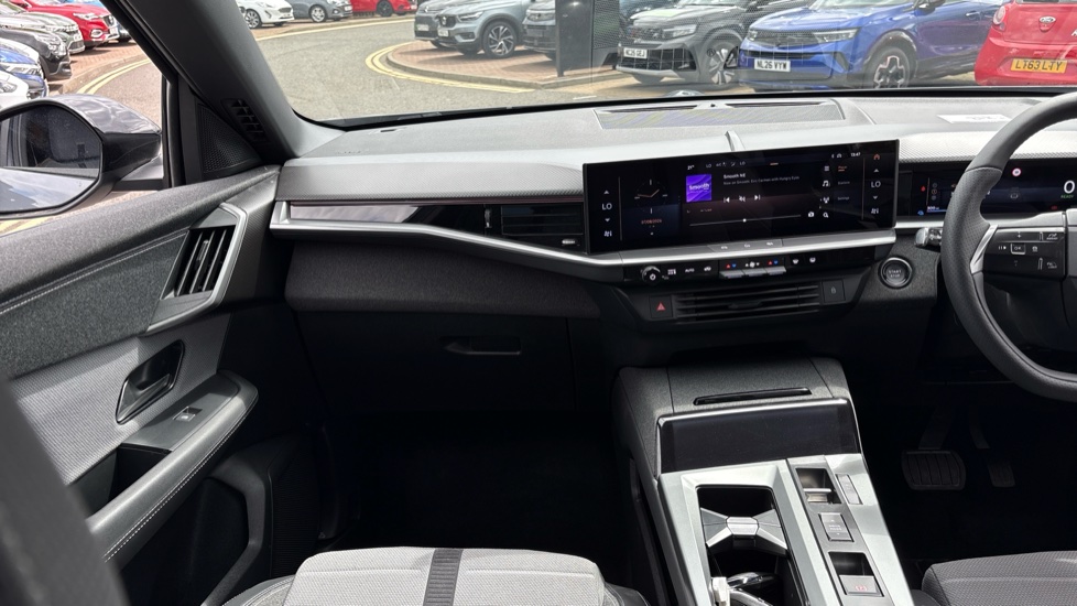 Vauxhall Grandland 157kW GS 73kWh 5dr Auto Electric Hatchback - Image 14