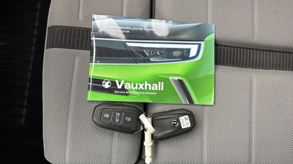 Vauxhall Grandland 157kW GS 73kWh 5dr Auto Electric Hatchback - Image 19