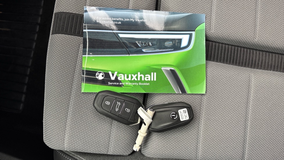 Vauxhall Grandland 157kW GS 73kWh 5dr Auto Electric Hatchback - Image 21
