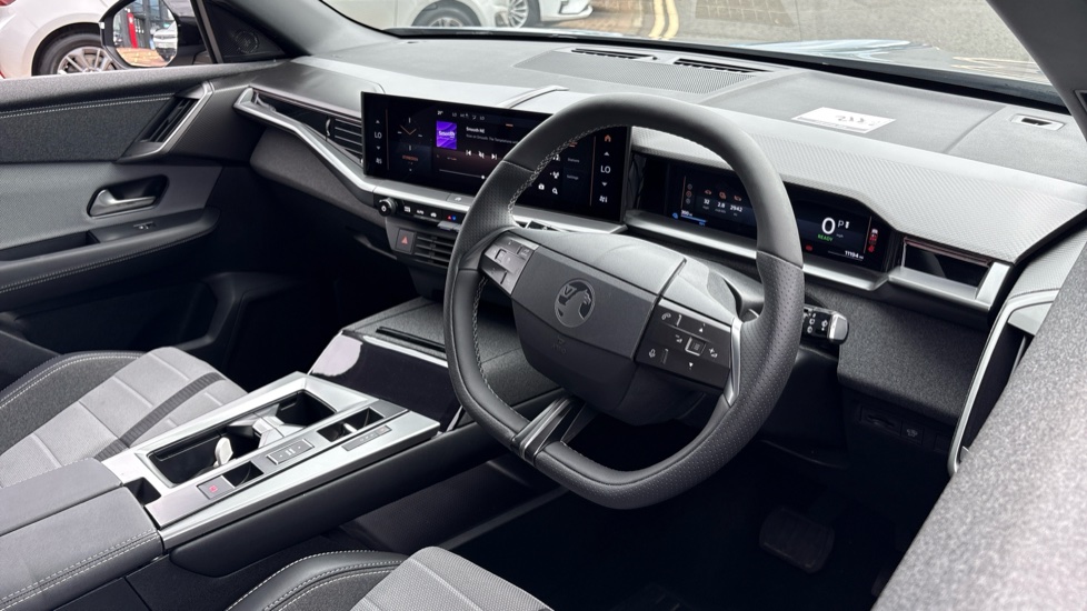Vauxhall Grandland 157kW GS 73kWh 5dr Auto Electric Hatchback - Image 38