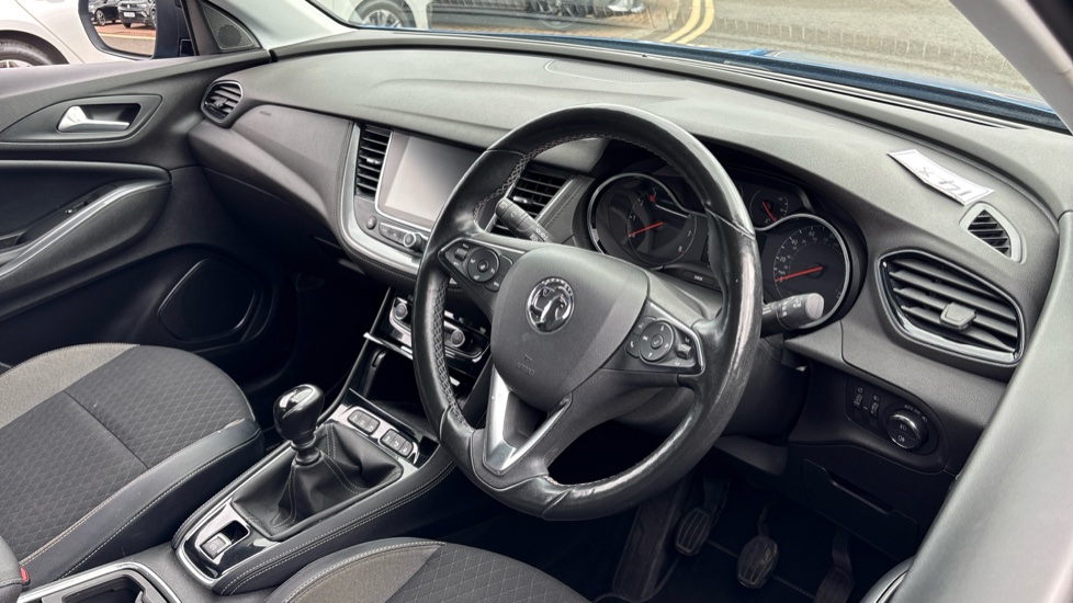Vauxhall Grandland X 1.2 Turbo Sport Nav 5dr Petrol Hatchback - Image 11