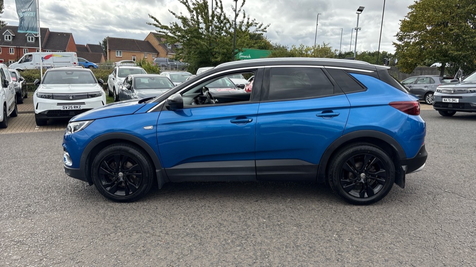 Vauxhall Grandland X 1.2 Turbo Sport Nav 5dr Petrol Hatchback - Image 31