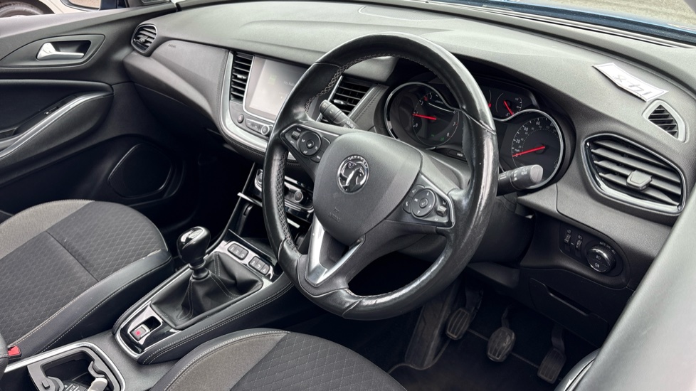 Vauxhall Grandland X 1.2 Turbo Sport Nav 5dr Petrol Hatchback - Image 38