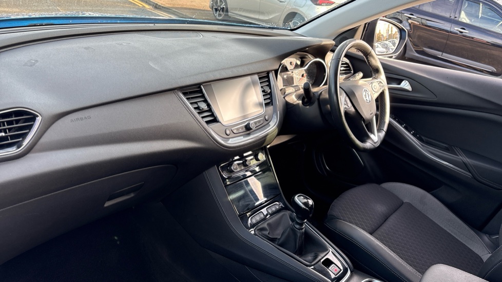 Vauxhall Grandland X 1.2 Turbo SRi Nav 5dr Petrol Hatchback - Image 9