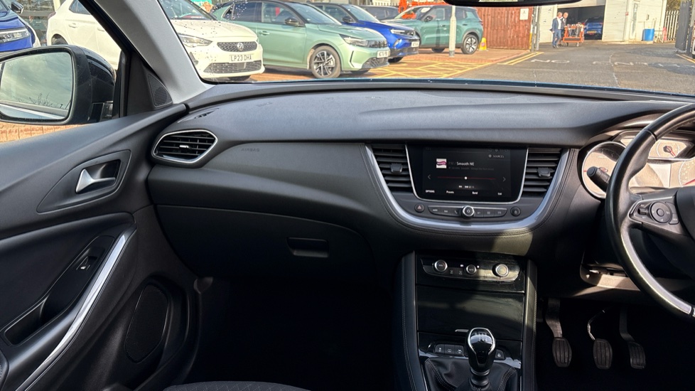 Vauxhall Grandland X 1.2 Turbo SRi Nav 5dr Petrol Hatchback - Image 14