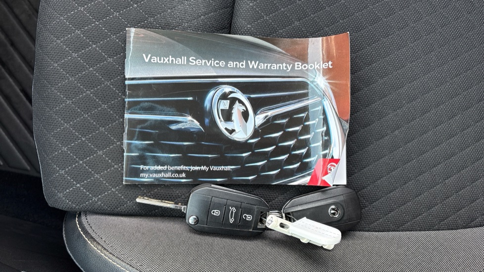 Vauxhall Grandland X 1.2 Turbo SRi Nav 5dr Petrol Hatchback - Image 19
