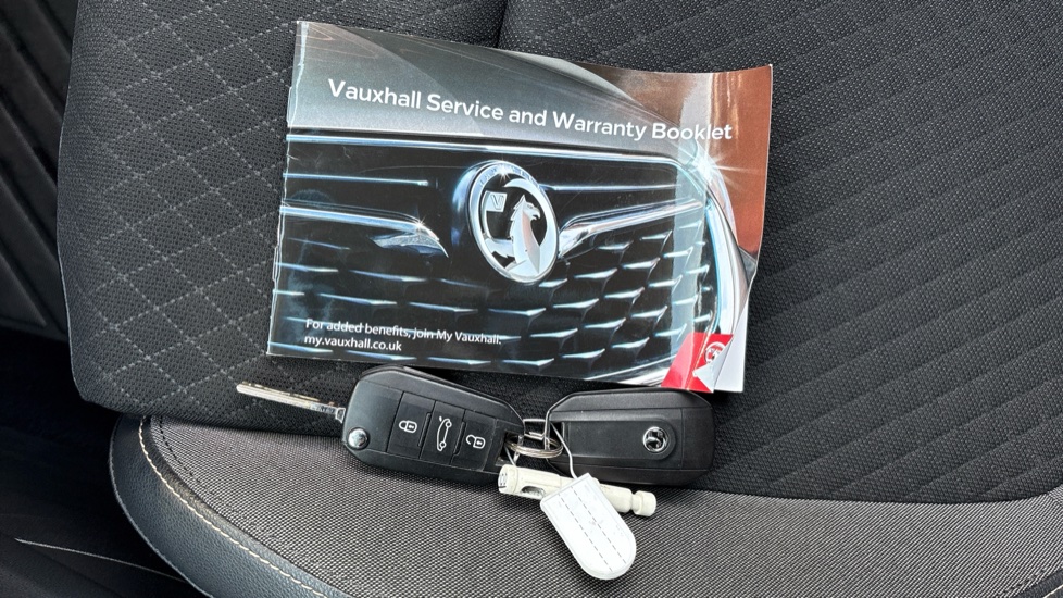 Vauxhall Grandland X 1.2 Turbo SRi Nav 5dr Petrol Hatchback - Image 21