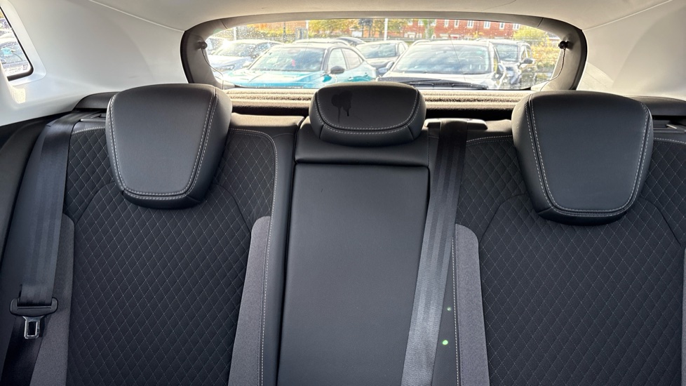 Vauxhall Grandland X 1.2 Turbo SRi Nav 5dr Petrol Hatchback - Image 24