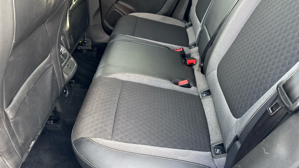 Vauxhall Grandland X 1.2 Turbo SRi Nav 5dr Petrol Hatchback - Image 28