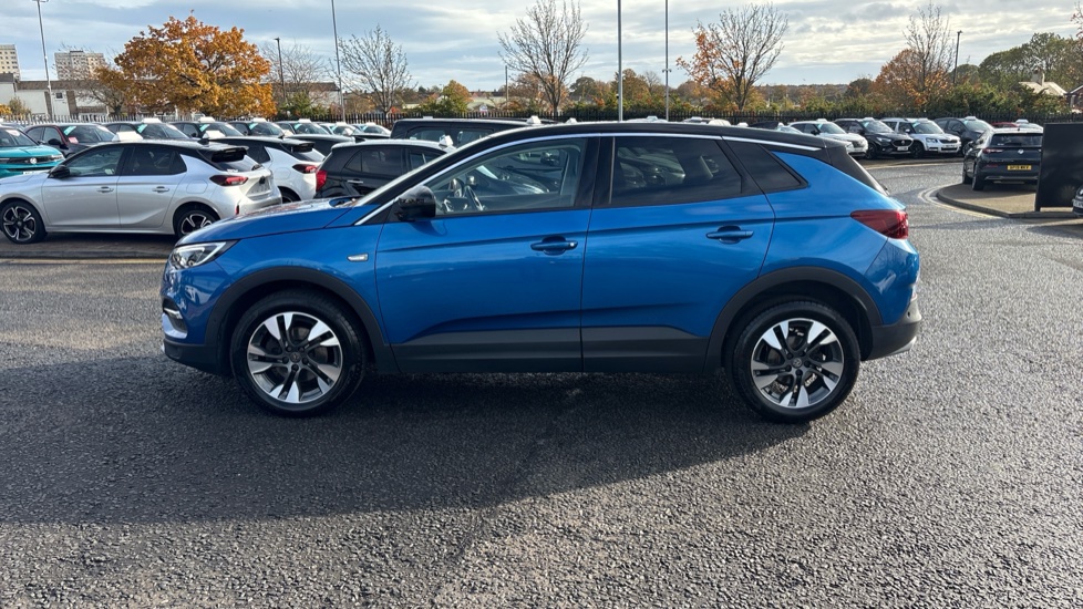 Vauxhall Grandland X 1.2 Turbo SRi Nav 5dr Petrol Hatchback - Image 29