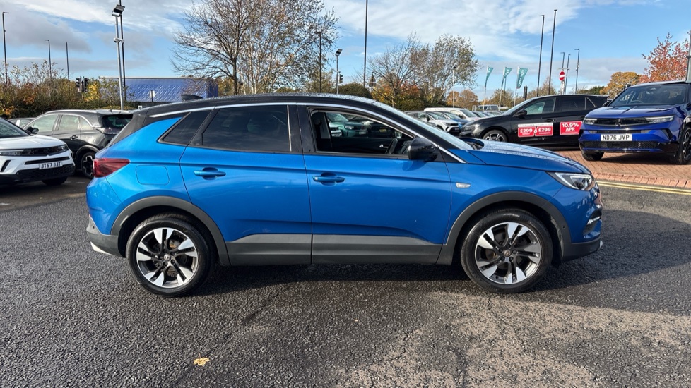 Vauxhall Grandland X 1.2 Turbo SRi Nav 5dr Petrol Hatchback - Image 35