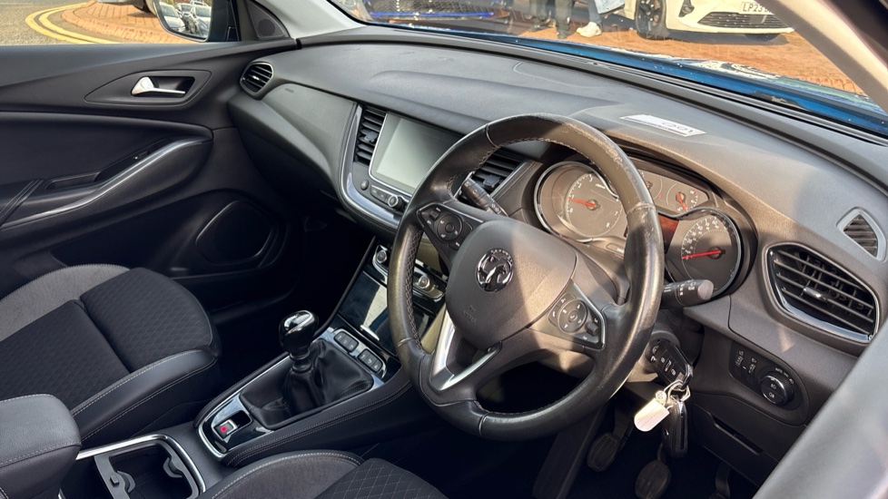 Vauxhall Grandland X 1.2 Turbo SRi Nav 5dr Petrol Hatchback - Image 36
