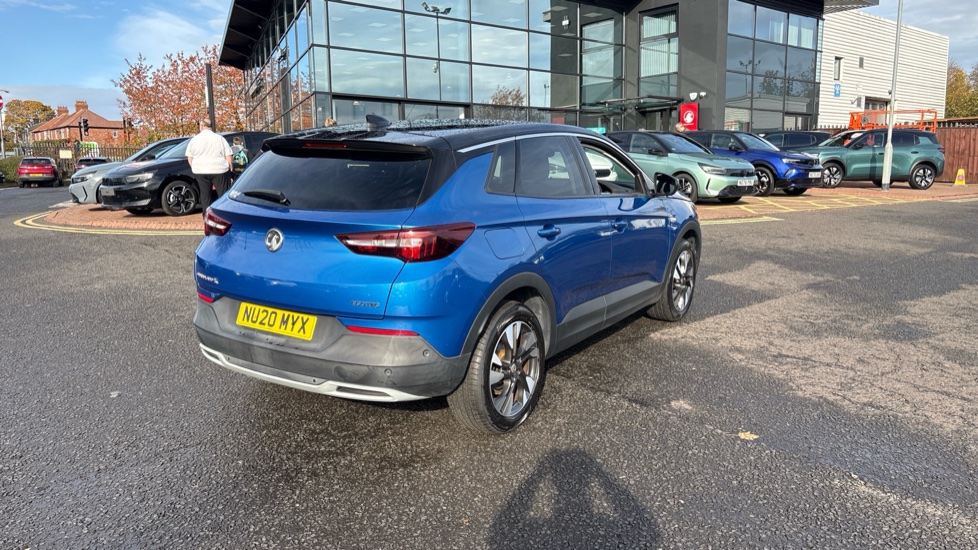 Vauxhall Grandland X 1.2 Turbo SRi Nav 5dr Petrol Hatchback - Image 38