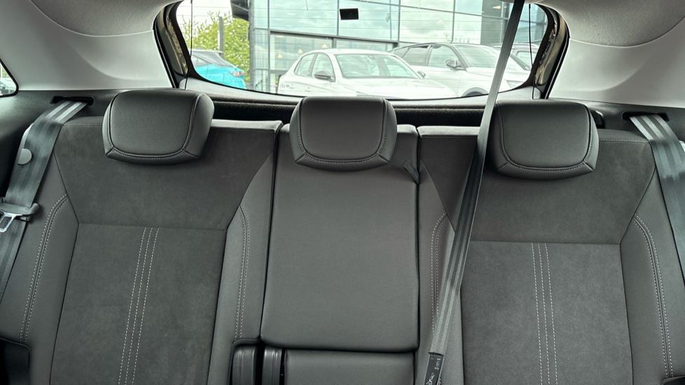 Vauxhall Crossland 1.2 Turbo [130] Ultimate 5dr Auto Petrol Hatchback - Image 26