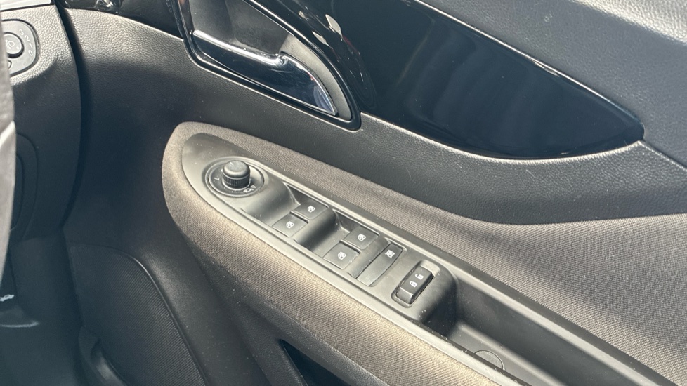 Vauxhall Mokka X 1.4T Active 5dr Auto Petrol Hatchback - Image 30