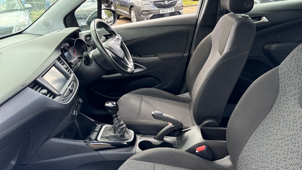 Vauxhall Crossland 1.2 Turbo Design 5dr Petrol Hatchback - Image 29