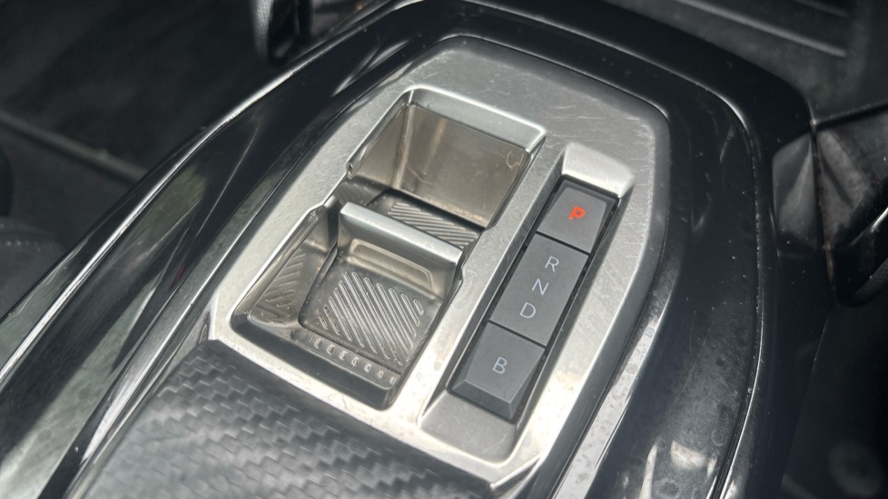 Peugeot 2008 100kW GT 50kWh 5dr Auto Electric Estate - Image 13