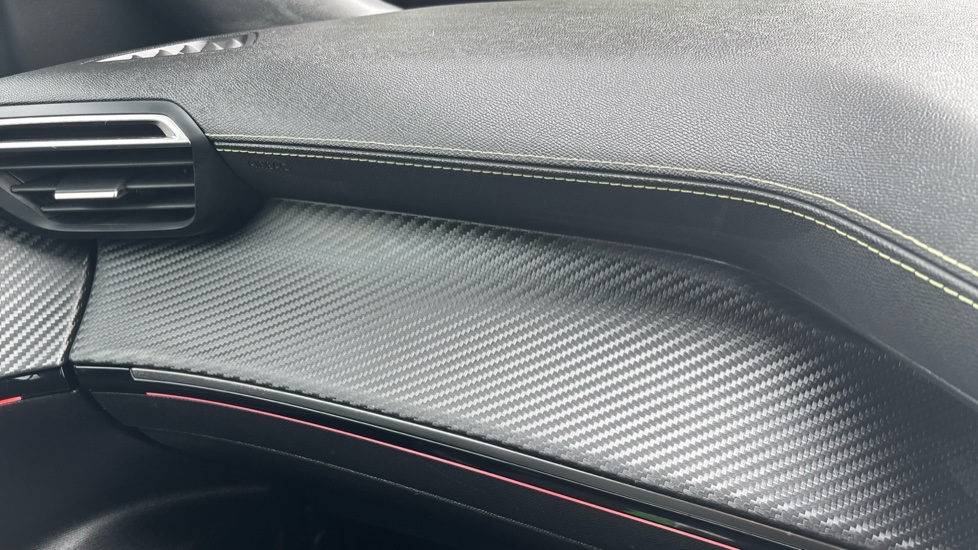 Peugeot 2008 100kW GT 50kWh 5dr Auto Electric Estate - Image 21
