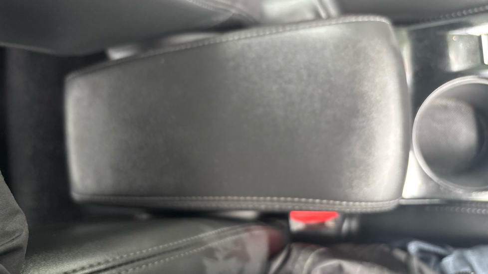 Peugeot 2008 100kW GT 50kWh 5dr Auto Electric Estate - Image 32