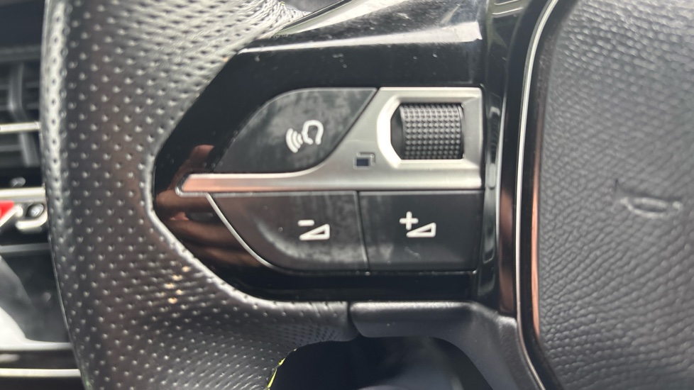 Peugeot 2008 100kW GT 50kWh 5dr Auto Electric Estate - Image 33