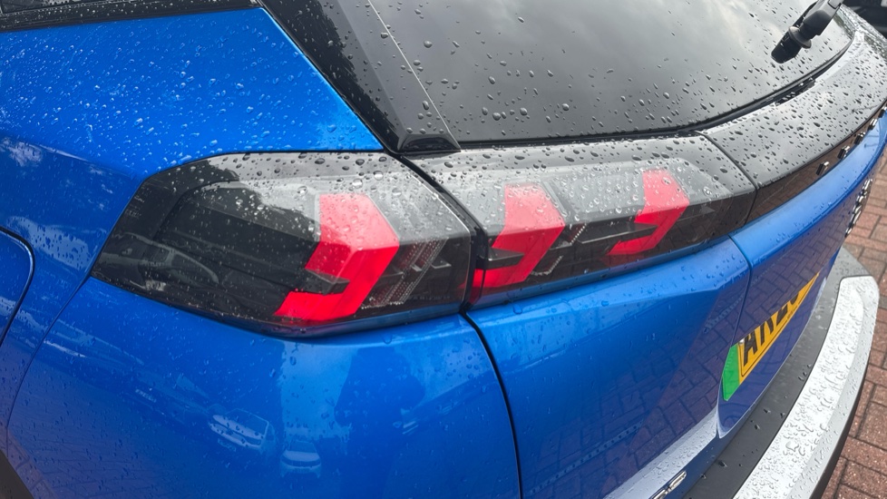 Peugeot 2008 100kW GT 50kWh 5dr Auto Electric Estate - Image 43
