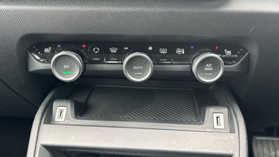 Citroen C4 100kW Shine Plus 50kWh 5dr Auto Electric Hatchback - Image 29