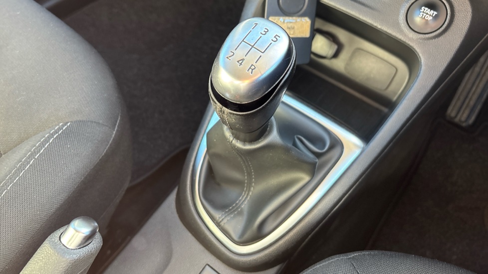 Renault Captur 0.9 TCE 90 Iconic 5dr Petrol Hatchback - Image 13