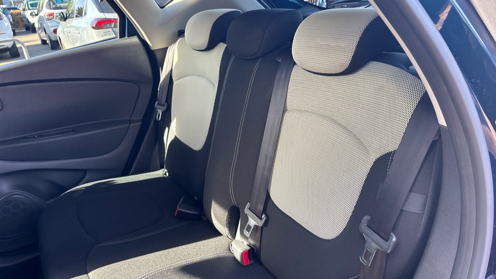Renault Captur 0.9 TCE 90 Iconic 5dr Petrol Hatchback - Image 16
