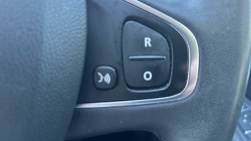 Renault Captur 0.9 TCE 90 Iconic 5dr Petrol Hatchback - Image 33