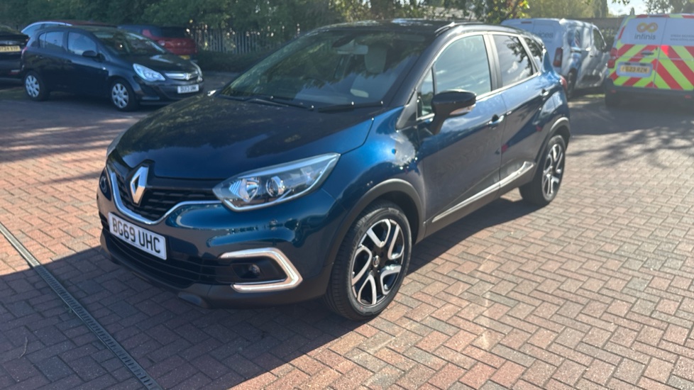 Renault Captur 0.9 TCE 90 Iconic 5dr Petrol Hatchback - Image 39