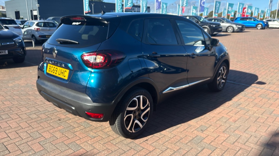 Renault Captur 0.9 TCE 90 Iconic 5dr Petrol Hatchback - Image 45