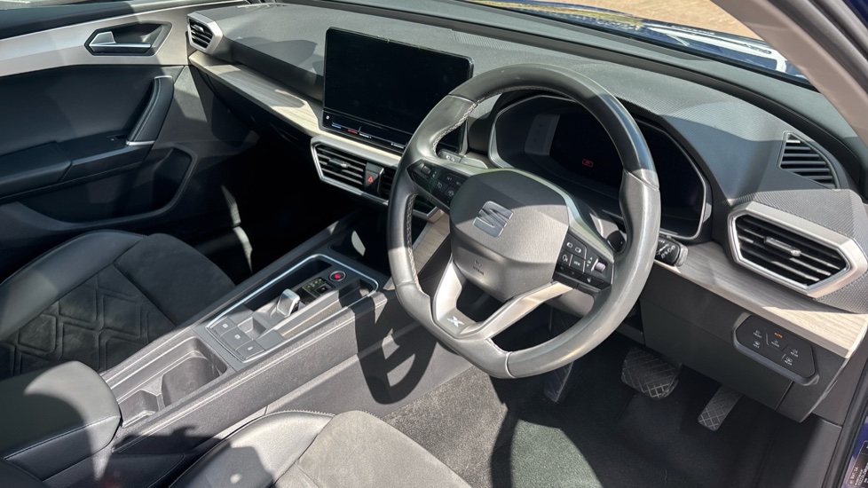 SEAT Leon 1.4 eHybrid Xcellence 5dr DSG Hatchback - Image 11