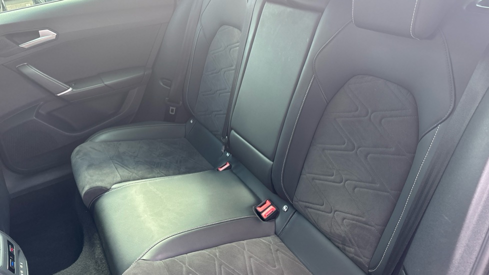 SEAT Leon 1.4 eHybrid Xcellence 5dr DSG Hatchback - Image 16