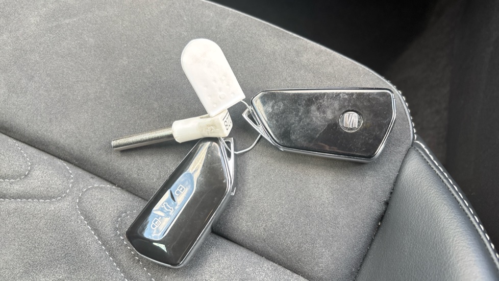 SEAT Leon 1.4 eHybrid Xcellence 5dr DSG Hatchback - Image 20
