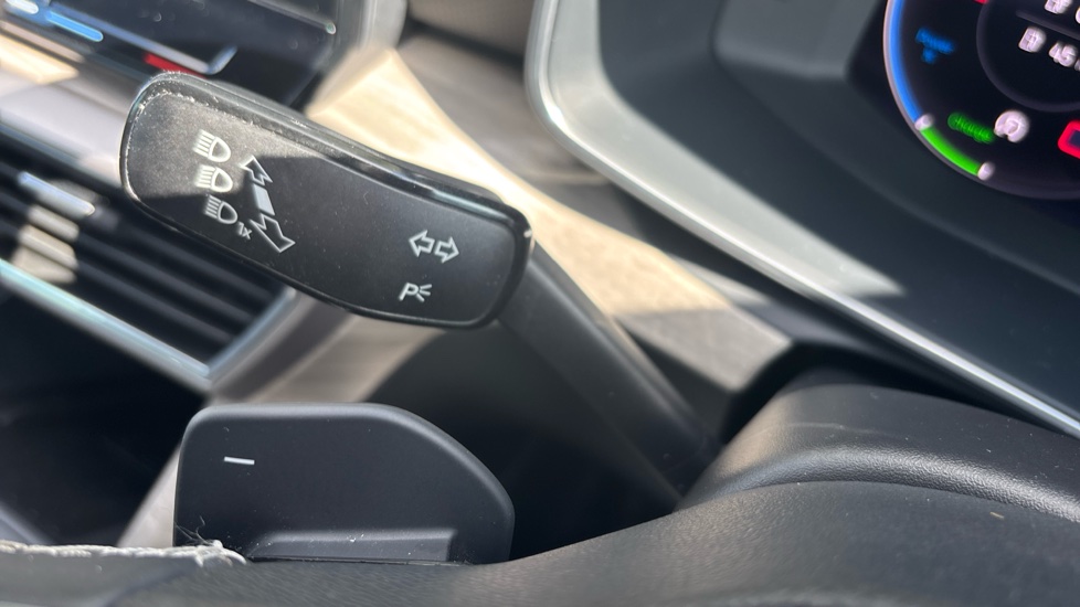 SEAT Leon 1.4 eHybrid Xcellence 5dr DSG Hatchback - Image 33