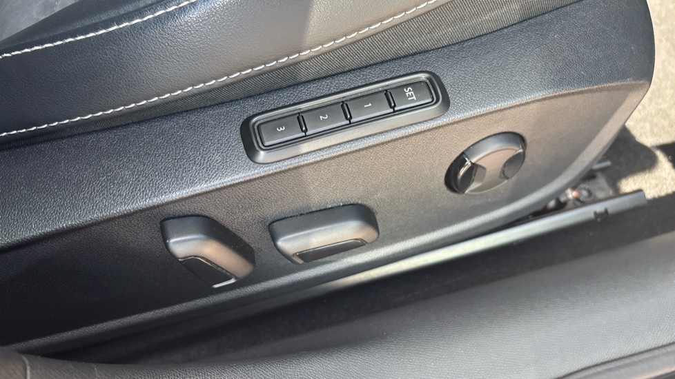SEAT Leon 1.4 eHybrid Xcellence 5dr DSG Hatchback - Image 38