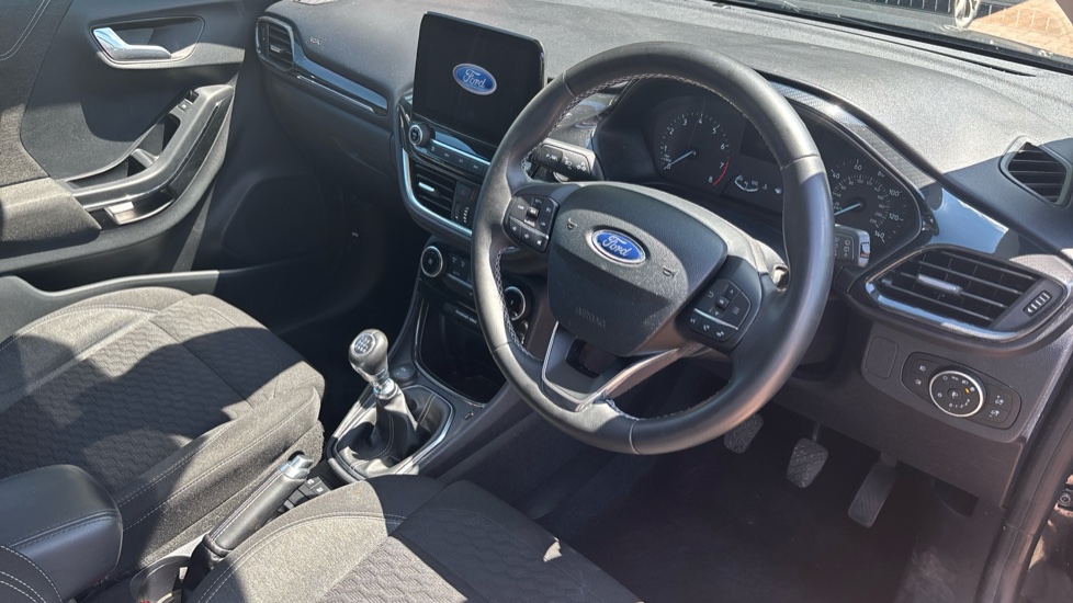 Ford Puma 1.0 EcoBoost Hybrid mHEV Titanium 5dr Petrol Hatchback - Image 11