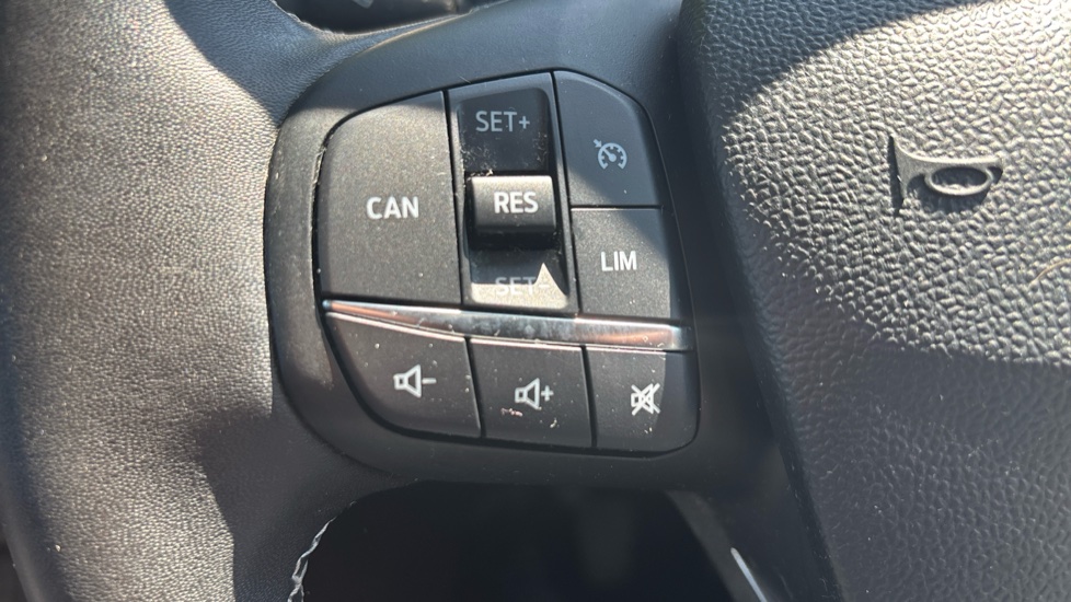 Ford Puma 1.0 EcoBoost Hybrid mHEV Titanium 5dr Petrol Hatchback - Image 33
