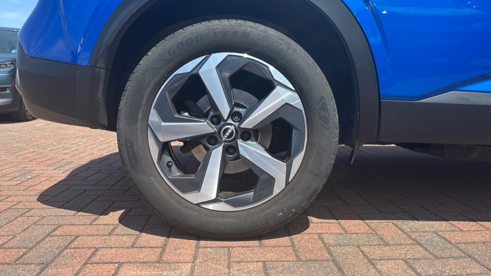 Nissan Qashqai 1.3 DiG-T MH 158 N-Connecta 5dr Xtronic Petrol Hatchback - Image 7