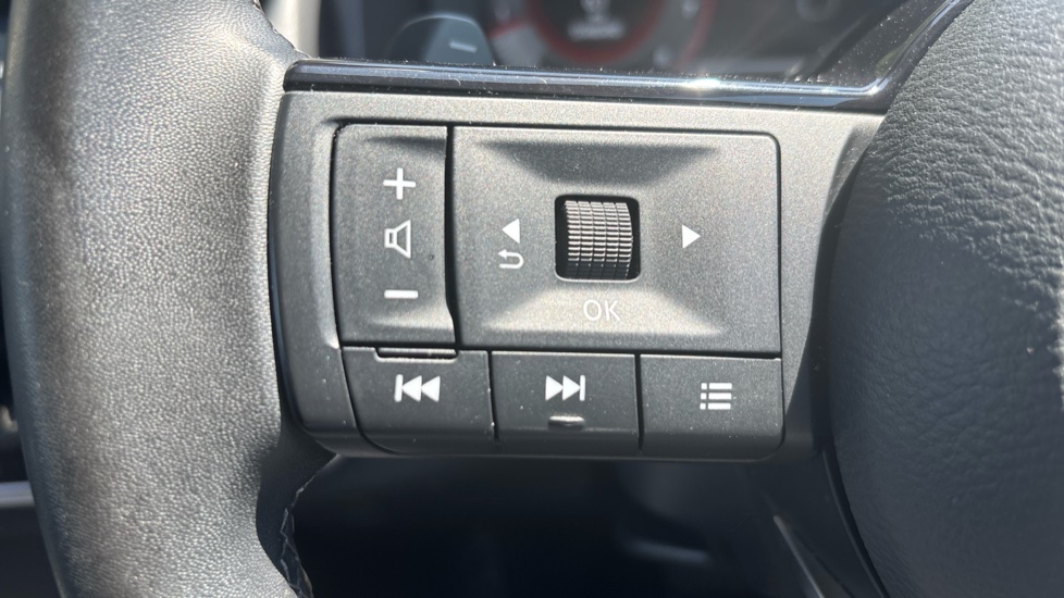 Nissan Qashqai 1.3 DiG-T MH 158 N-Connecta 5dr Xtronic Petrol Hatchback - Image 30