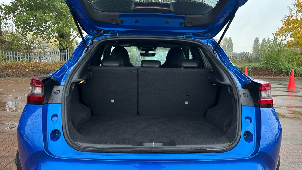 Nissan Juke 1.0 DiG-T N-Connecta 5dr DCT Petrol Hatchback - Image 4